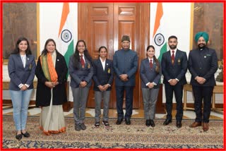 sprintet-queen-dutee-chand-meet-president-ramnath-kovind