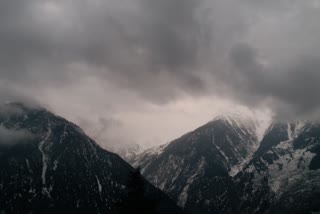 Light snowfall started in Kinnaur