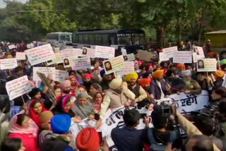 Sikh protest in front of pak embassy