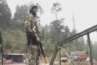 Grenade attack in Srinagar  Grenade attack  സിആർപിഎഫ് സൈനികർക്ക് നേരെ ഗ്രനേഡ് ആക്രമണം
