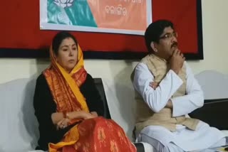 bjp hols a press meet on CAA,  balangir bjp on citizenship amendment act,  citizenship amendment act, ବଲାଙ୍ଗୀରରେ ବିଜେପିର ସାମ୍ବାଦିକ ସମ୍ମିଳନୀ, ସିଏଏ ନେଇ ବିଜେପିର ସାମ୍ବାଦିକ ସମ୍ମିଳନୀ, ବଲାଙ୍ଗୀର ସାଂସଦ ସଙ୍ଗୀତା ସିଂ ଦେଓ