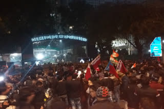 students protested outside delhi police headquarter in regard of jnu violence