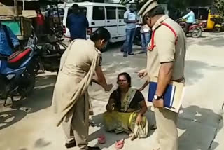 A woman fight for justice in front of the police station