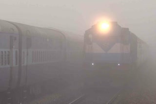 due to fog More than 2 dozen trains reaching Delhi late