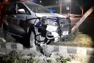 the-police-patrol-vehicle-that-struck-the-tree