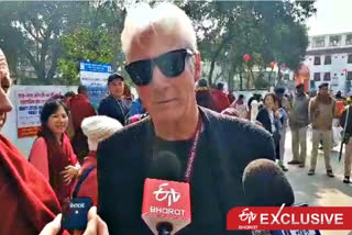 richard gere arrived in gaya