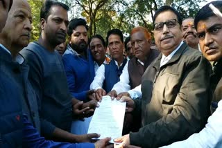 BJP picket against anti-encroachment action