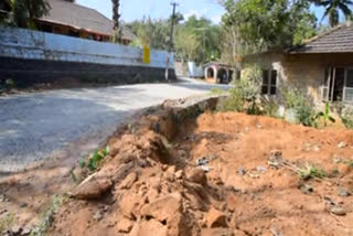 Padavoor Pattazhi Road Renovation under siege  പിടവൂർ-പട്ടാഴി റോഡ് നവീകരണം; അഴിമതിയെന്ന് ആക്ഷേപം  Padavoor Pattazhi Road Renovation under corruption  പിടവൂർ-പട്ടാഴി റോഡ്  Padavoor Pattazhi Road