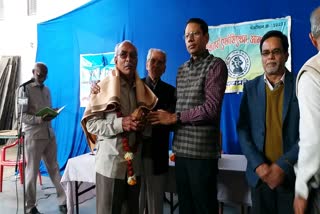 Collector honors pensioners