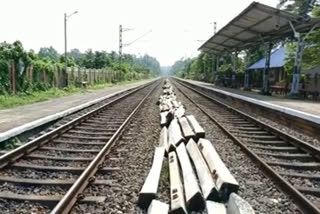 action to renovate Railway platform number two  തലശ്ശേരി ടെമ്പിൾഗേറ്റ് റെയിൽവേ സ്റ്റേഷനിലെ രണ്ടാം പ്ലാറ്റ് ഫോം ഉയർത്താൻ നടപടി  തലശ്ശേരി ടെമ്പിൾഗേറ്റ് റെയിൽവേ സ്റ്റേഷൻ  Temple gate railway station