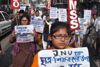 JNU violence  Kolkata students protest  Kolkata students intensify protest against JNU violence  ജെ.എന്‍.യുവിലെ ആക്രമണം പ്രതിഷേധവുമായി വിദ്യാര്‍ഥികള്‍  കൊല്‍ക്കത്ത