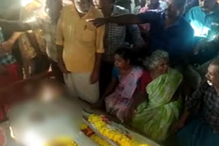 അക്ഷികയുടെ മൃതദേഹം ജന്മനാട് കണ്ണീരോടെ ഏറ്റുവാങ്ങി  അക്ഷിക മരണം  കാരക്കോണം  karakkonam  Akshaya murder  Akshaya's body handed over to family