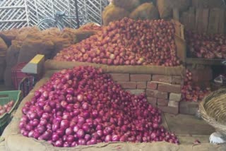 12,000 tonne onion imported so far;states to get at Rs 49-58/kg for retail sale: Paswan