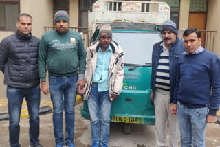 Dwarka liquor smuggler arrest