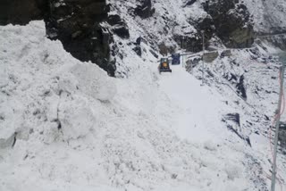 Glacier on NH 5 Tinku Nala Kinnaur