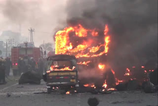 Truck carrying LPG cylinders overturns in Surat