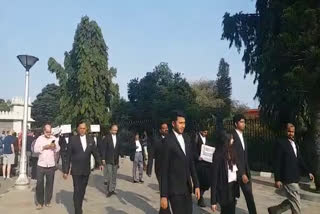Bengaluru Lawyers protest against CAA, ಸಿಎಎ ವಿರುದ್ಧ ಹೈಕೋರ್ಟ್ ಬಳಿ ವಕೀಲರ ಪ್ರತಿಭಟನೆ