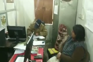 woman-troubled-usury-solicited-help-from-asp-in-kashipur