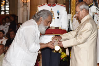 legend singer yesudas win national awards in eight times  സ്വരഭംഗിക്ക് ലഭിച്ചത് എട്ട് ദേശീയ പുരസ്കാരങ്ങള്‍  എട്ട് ദേശീയ പുരസ്കാരങ്ങള്‍  പദ്മവിഭൂഷണ്‍ ജേതാവ് ഡോ.കെ.ജെ യേശുദാസ്  legend singer yesudas  yesudas win national awards in eight times