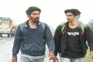 kerala to kashimir walking by two boys for scociety