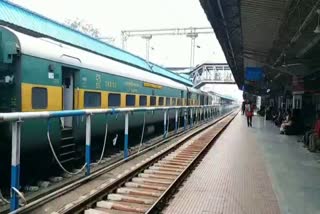 Cold affects rail operations in ranchi