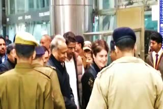 प्रियंका गांधी पहुंची जयपुर एयरपोर्ट, Priyanka Gandhi reached Jaipur Airport