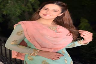 Zarin Khan to host TV show