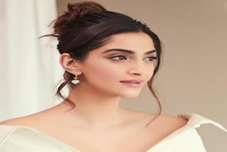 sonam kapoor  ബ്രിട്ടീഷ് എയര്‍വേയ്‌സ്  സോനം കപൂർ  പൂജ ഹെഗ്ഡെ  ബ്രിട്ടീഷ് എയര്‍വേയ്‌സിനെതിരെ സോനം കപൂർ  Sonam Kapoor tweets on British Airways  Sonam Kapoor  Pooja Hegde tweets on British Airways  Pooja Hegde  British airways