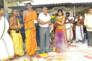 amaravathi brand ambassdor done puja for amaravati