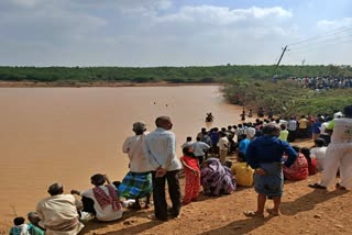 Boy drowned in lake water at Hubli