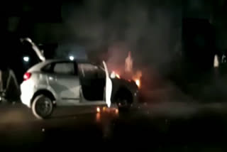 Moving car catches fire in ghaziabad