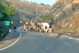 lpg-tanker-overturned-in-ramgarh