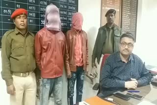 जमशेदपुरः जुगसलाई में दो शातिर चोर गिरफ्तार, चोरी के जेवर और ताला टोड़ने वाला रॉड भी बरामद
