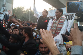 Shashi Tharoor reached Jamia