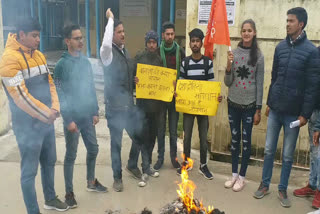 effigy of leftist students in Pauri news