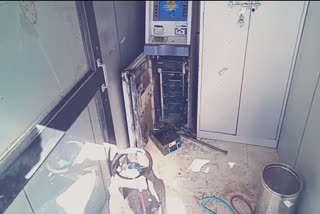 thieves-blew-away-lakhs-by-cutting-atm-through-gas-cutter-in-seoni