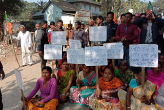 Road blocked by Bjp in Coochbehar