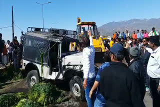 Car and jeep clashed at Sirohi, कार और जीप की भिड़ंत