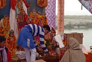 devotees on makar-sankranti.