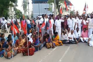 karikadu village people road blocked protest for basic needs