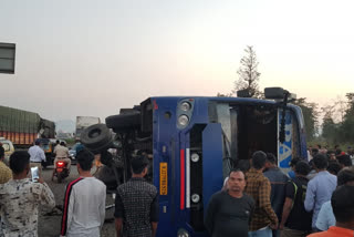 Four dead, 24 dead in bus-truck collision in Mumbai