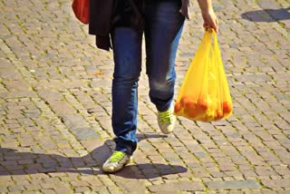 plastic ban  plastic ban fine  fine on once use plastic  പ്ലാസ്റ്റിക് നിരോധനം  പ്ലാസ്റ്റിക് പിഴ  പ്ലാസ്റ്റിക് കവറുകള്‍