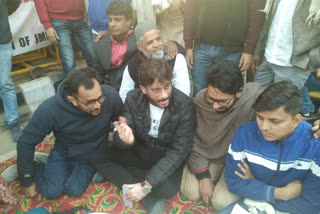 AIMIM leader Waris Pathan reached Jamia