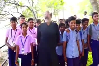 Muziris student walk  പൈതൃക നടത്തം  മുസിരിസിലേക്ക് വിദ്യാർഥികളുടെ പൈതൃക നടത്തം  പൈതൃക പദ്ധതി  മുസിരിസിന്‍റെ പെരുമകളും കഥകളും  Heritage Walk to the Muziris