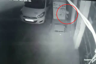 Delhi budh vihar shop theft