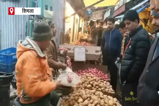 Vegetable vendors of Shimla spoke on inflation, महंगाई की मार ने बिगाड़ा रसोई का जायका