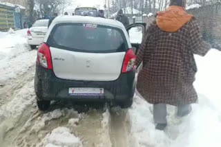 r & b department yet to clear snow from the roads at bandipora