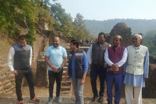 collector visited the archaeological sites of Jabera Sigrampur in damoh