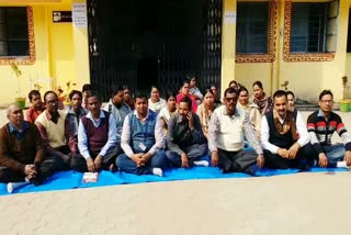 Doctors strike at Palamu, Haidarnagar Primary Health Center, Sub-Divisional Hospital Hussainabad, हैदरनगर प्राथमिक स्वास्थ्य केंद्र, अनुमंडलीय अस्पताल हुसैनाबाद, पलामू में डॉक्टरों की हड़ताल