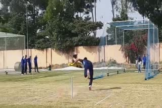 MS Dhoni starts practicing